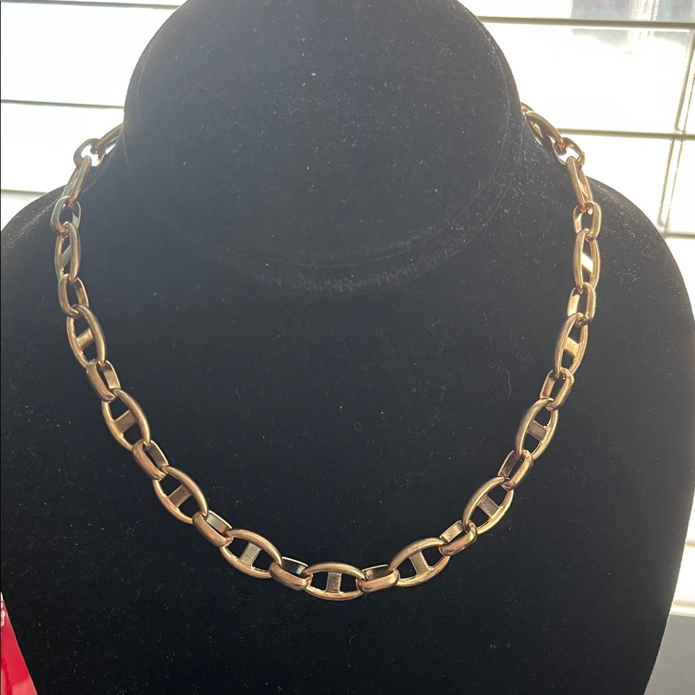 Elegant Gold Chain Necklace